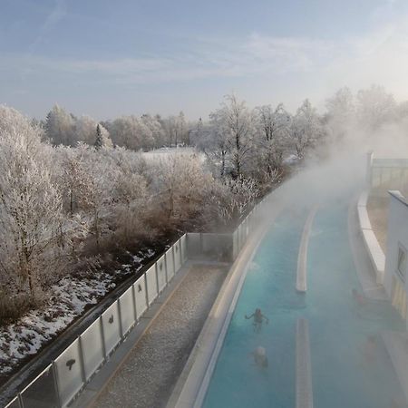 Hotel Frechdachs Бад-Фюссинг Экстерьер фото