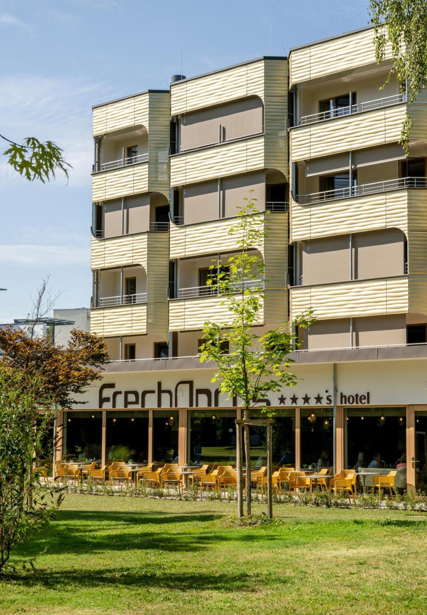 Hotel Frechdachs Бад-Фюссинг Экстерьер фото